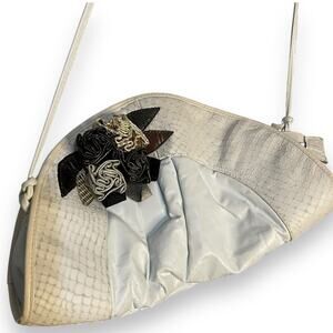 Samir Shoulder Bag Women's Ivory White Vintage Adjustable Strap Pocket Zip Lined